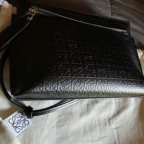 Loewe Mini Repeat T Pouch in embossed silk calfskin Black - Picture 6 of 12